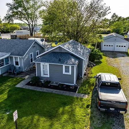 Recharge And Reconnect Your Cozy Vermilion Nest Exterior photo