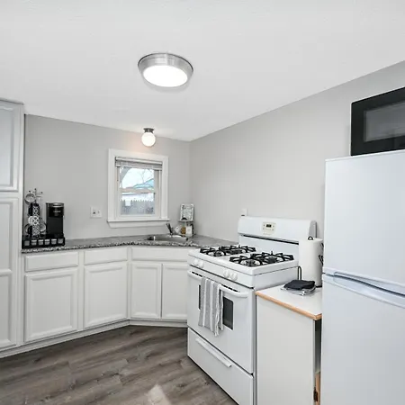 Recharge And Reconnect Your Cozy Vermilion Nest Exterior photo
